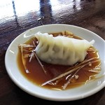 華香亭本店 - 水ギョーザは酢醤油にて