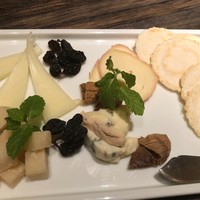 grigio la tavola - 