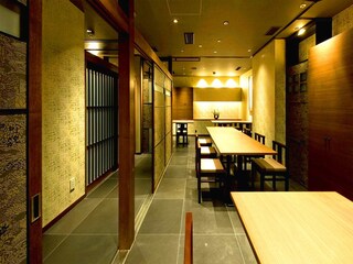 Unagi Washoku Shirakawa - 椅子席半個室席　32名様までのご宴会も対応可能　