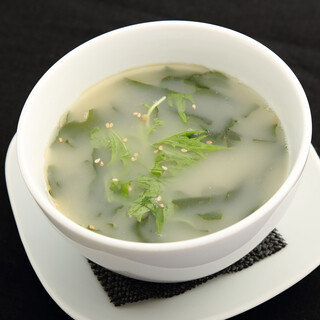 清江苑 - わかめスープ