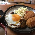 楽膳楽酒みずたに - ③ハンバーグとクリームコロッケ？
