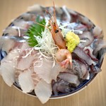 氷見 魚市場食堂 - 並盛りでもこんなに！？