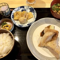 飯田橋 喝采 - 豚トロ厚切り焼き定食1000円