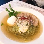 ブン ブン ブラウ カフェ ウィズ ビーハイヴ - 