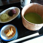 二の坂茶屋 - 「ミックス餅」セット