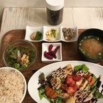 SMILE KITCHEN - 豚肉と根菜の黒酢バルサミコソース定食1080円税別