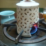 水だき 萬治郎 - 鍋前の暖房器具???