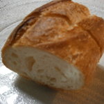 ヒカリヤ ニシ - 23年7月　前菜ソースとの相性抜群のパン