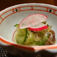 寿司割烹やまちょう - お通し クラゲ酢の物