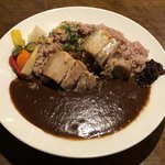 ワインレストラン ドミナス - 皮付き豚バラ肉のワインカレー