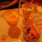 オレンジラッシーとブルーベリーラッシー