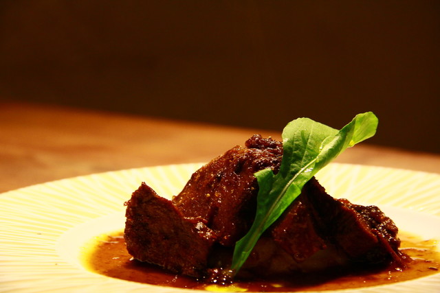 肉団子のアヒージョ は 巨大な肉団子を崩しながらいただく遊び心ある一品 By かりずまてぃっく ひなたキッチン 自由が丘 ビストロ 食べログ