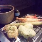 Hetare - 串揚げは一本90円～。ソースは二度づけ禁止で！！