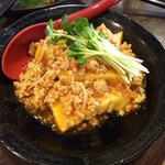 金町製麺 - 厚揚げのピリ辛鶏そぼろあんかけ