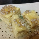 純手打ち十割そば 蕎澤 - 出汁巻き玉子の蕎麦の実あんかけ。