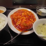 紫園 - 海老と卵炒めの定食750円