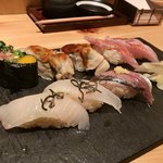 酒・肴・天ぷら 鮨かど - ネギトロうずら、はまぐり、金目鯛、平目切昆布握り、あじ