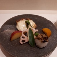 室町 三谷屋 - 焼き物：鰈の西京焼き丸十（さつまいも）と金柑の甘露煮