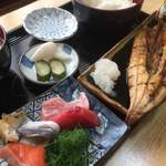男しゃく - ♪さんまの開きと刺身付定食¥880
      