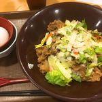 すき家 - シーザーレタス牛丼の中盛プラス温玉トッピング