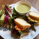 発芽大豆カフェ VITAFLAVONE - 米粉パンの大豆スプレッドサンドプレート