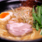 ガンコンヌードル - エビみそラーメン 900円