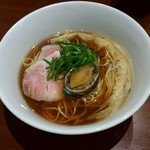 煮干中華そば 鈴蘭 - ６周年限定  伊吹島産イリコとアワビの純煮干しそば。1000円也。