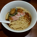 煮干中華そば 鈴蘭 - パツパツの細麺。アワビ入りで1000円は安い。