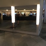 Berliner Philharmonie - 鏡に映るカウンターバーしか撮影できない雰囲気
