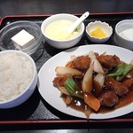 同福居 - 料理写真:酢豚定食＝７５０円