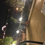 AMICI MIEI Ristorante MONACO - 寝ていた場所。光ってるのが王室