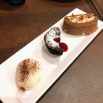 鎌倉パスタ - 苺しょこら大福、自家製ガトーショコラ、黒豆しょこらロールケーキ
