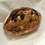 パンやきどころ RIKI - いちごのいよかんレザン ¥260+税