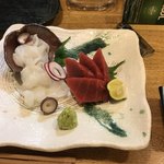 居酒屋山さん - 刺身。活タコとマグロ