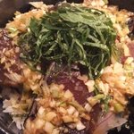 魚Den 聖蹟桜ヶ丘店 - ランチ　鰹（かつお）のタタキ丼拡大