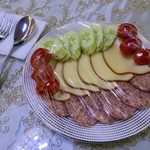 Star Samarkand - ミートアソート(サラミとチーズの盛り合わせ) 15000₩