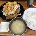 フクノヤ - チキンカツと目玉焼定食