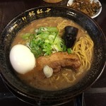 バカヤロー 龍麺房 - 少し縮れた中太麺