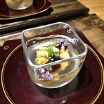 御料理 光安 - ◆紫雲丹（大間）　鰹だしのジュレと共に