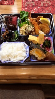 Tagosaku - 田吾作弁当2000円