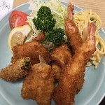 動坂食堂 - ミックスフライ(海老×2本・獅子唐・鱚・帆立・ヒレカツ)