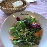 グラナータ TBS店 - ランチのサラダとパン