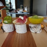 エッサンシエル - 梨・ピスタチオ、無花果とサワークリーム、カボスのジュレとマスカット