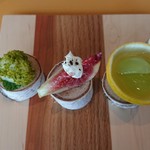エッサンシエル - 梨・ピスタチオ、無花果とサワークリーム、カボスのジュレとマスカット