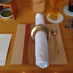 エッサンシエル - テーブル・セッティング