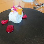 エッサンシエル - ヌガーグラッセは、ルバーブと木苺