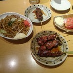 Tengu sakaba - 焼き鳥・焼きそば・トマト・牛肉串