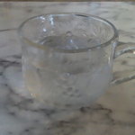 Konomichi - 最初に提供された水。コップが小さすぎる！