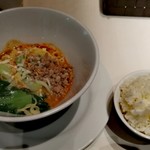 Szechwan Cuisine & Wine 四川料理 御馥 - 担々麺セット
