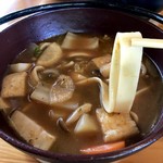 里山亭 - 麺もご主人の手打ちで、コシがありモチモチ！